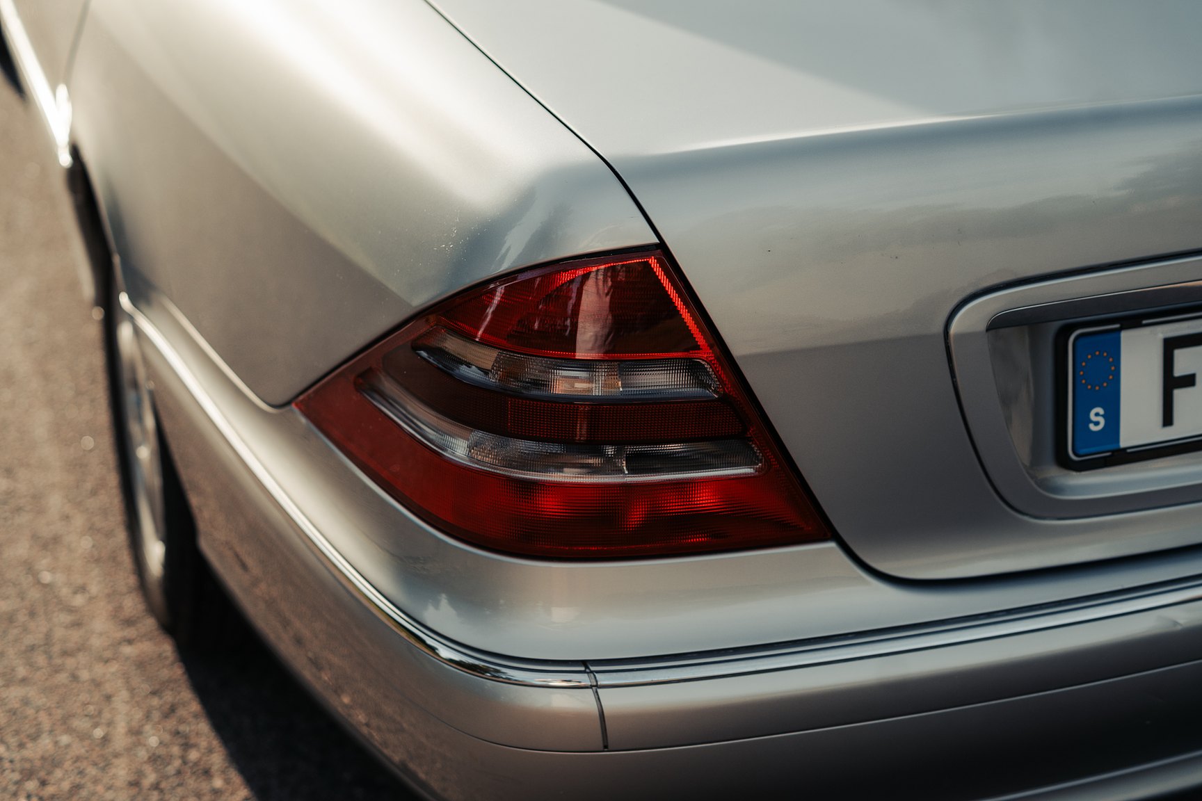 Exteriörbild på 1999 Mercedes-Benz S 320