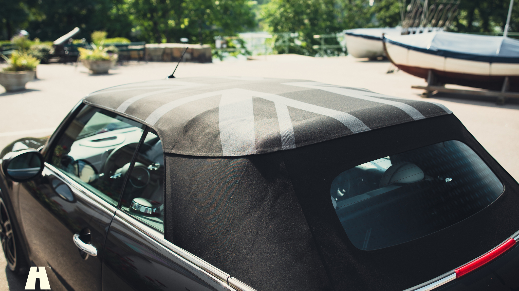 Exteriörbild på 2021 Mini John Cooper Works Cabriolet  (62)