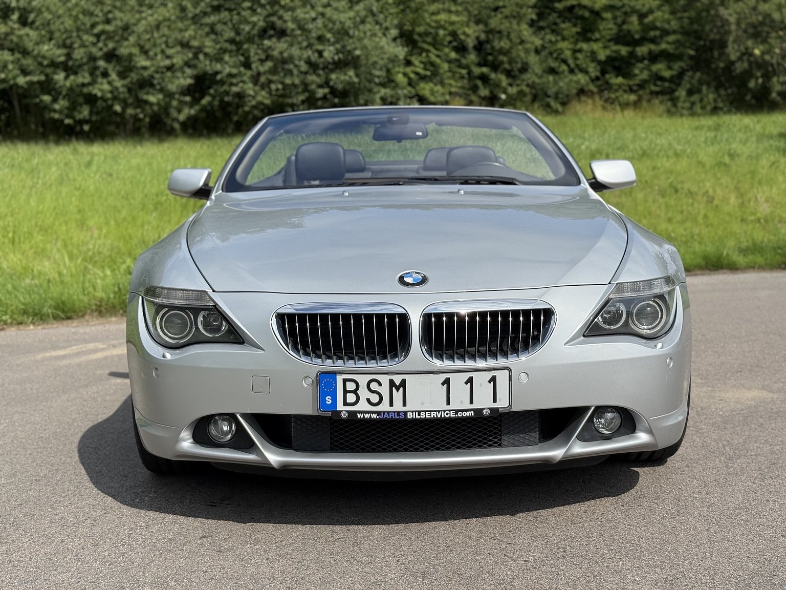 Exterior image of 2004 BMW 645Ci Convertible