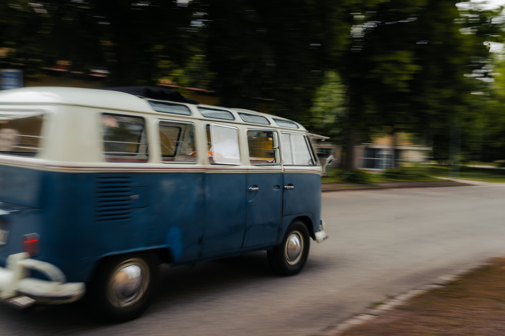 Aussenfoto 1964 Volkswagen Kleinbus Transporter 1500 Deluxe “21-fönsters Samba”