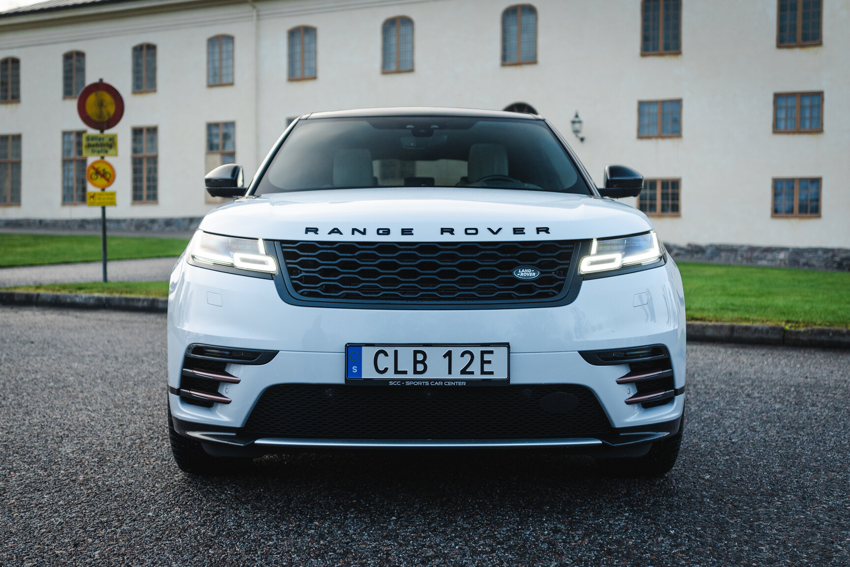 Exterior image of 2018 Range Rover Velar D300 AWD HSE