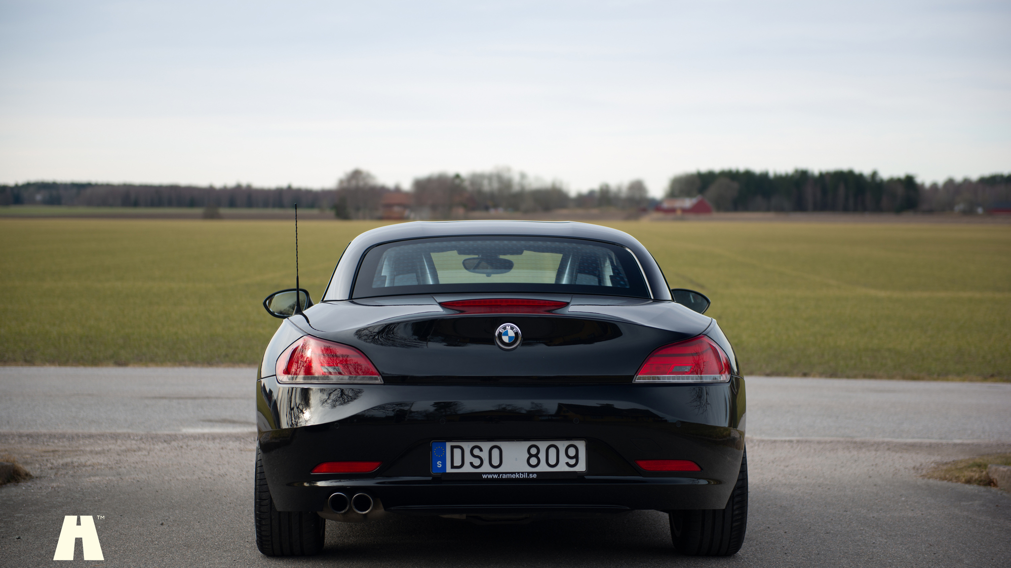 Exterior image of 2009 BMW Z4 S-Drive23i (14)