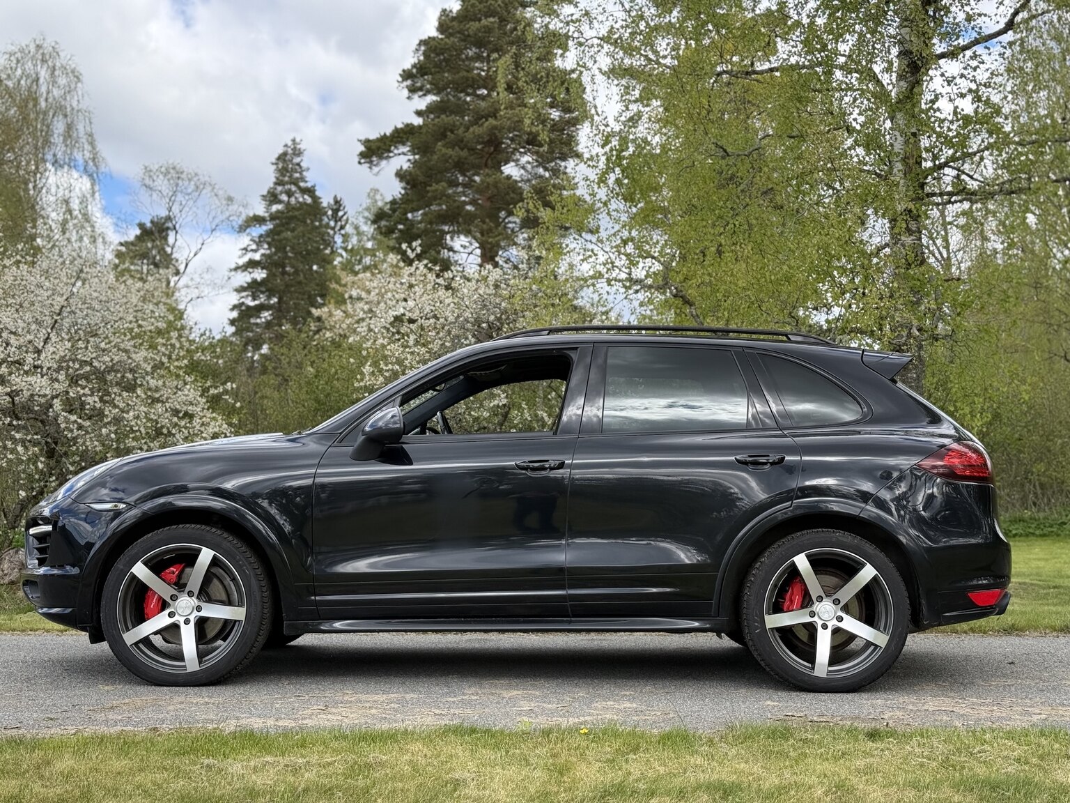 Exterior image of 2013 Porsche Cayenne GTS