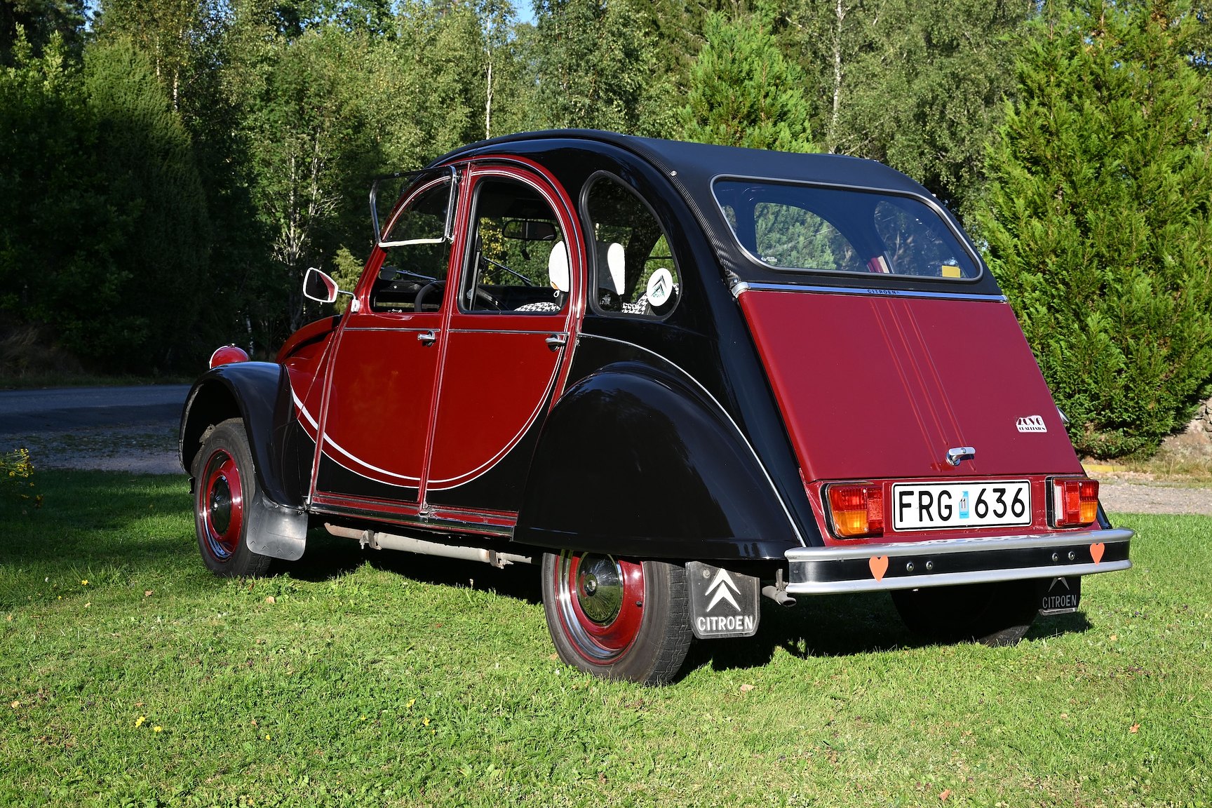 Exterior image of 1981 Citroën 2CV Charleston