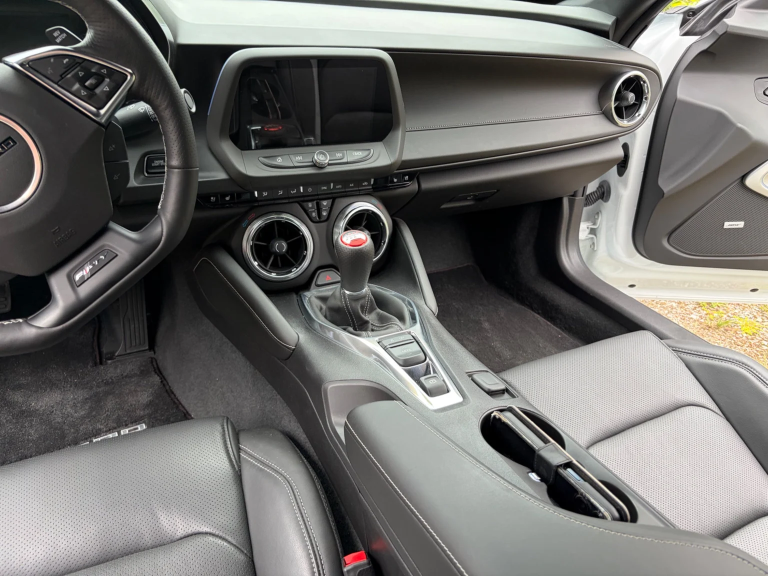 Interiörbild 2017 Chevrolet Camaro SS (4)