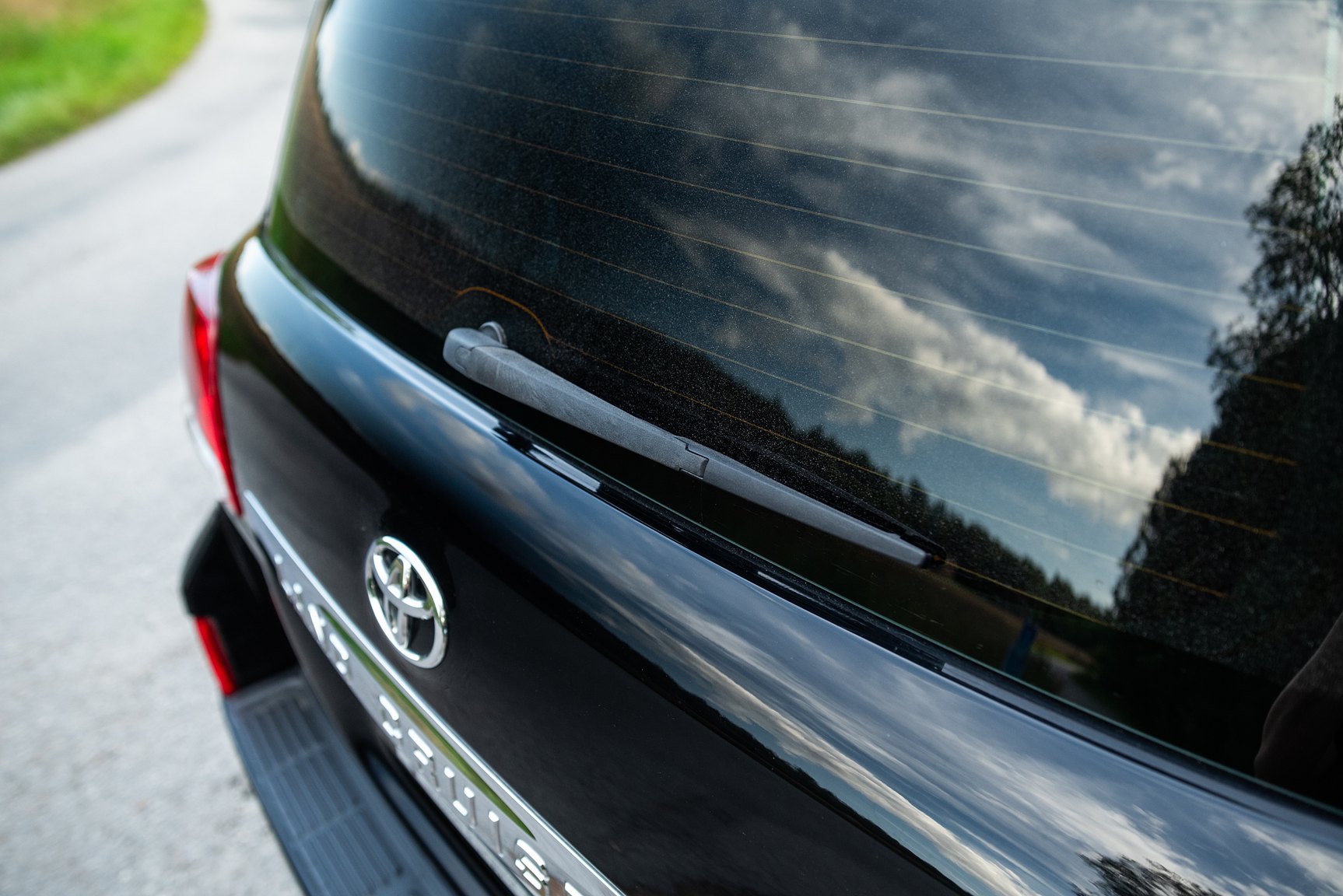 Exterior image of 2008 Toyota Land Cruiser 4.5 4WD V8