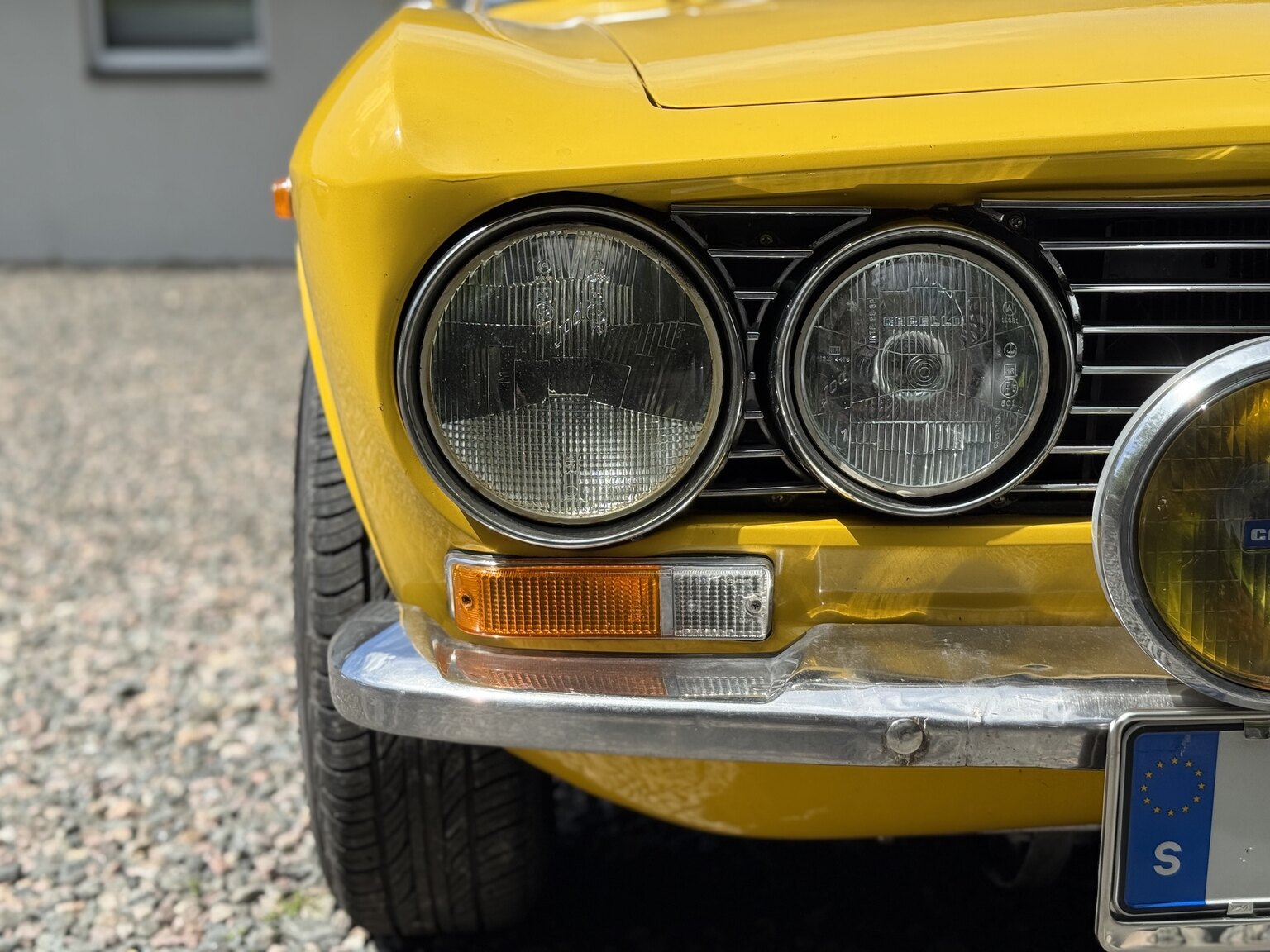 Exterior image of 1974 Alfa Romeo GT 1600 Junior