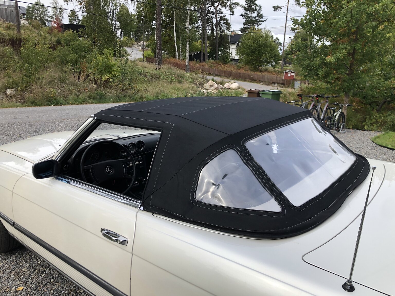 Exteriörbild på 1972 Mercedes-Benz 350 SL