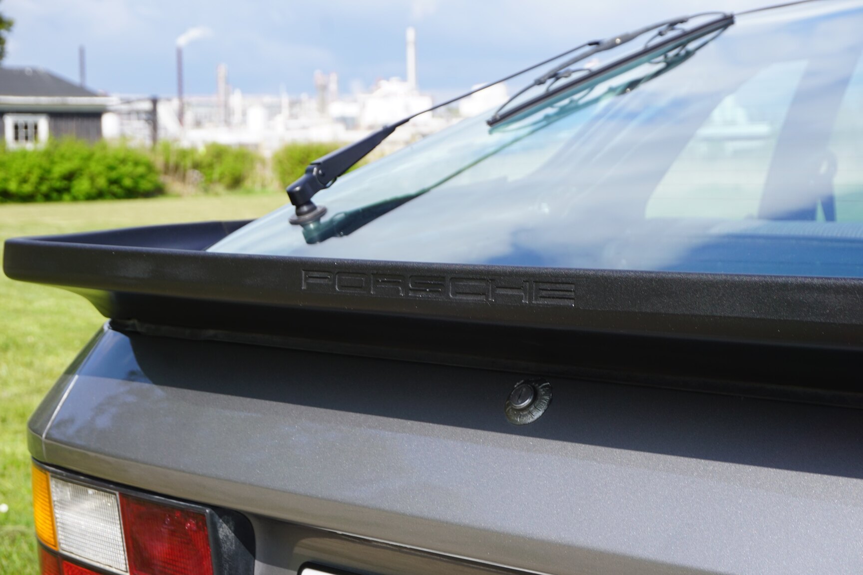 Aussenfoto 1985 Porsche 944 "NO RESERVE AUCTION"