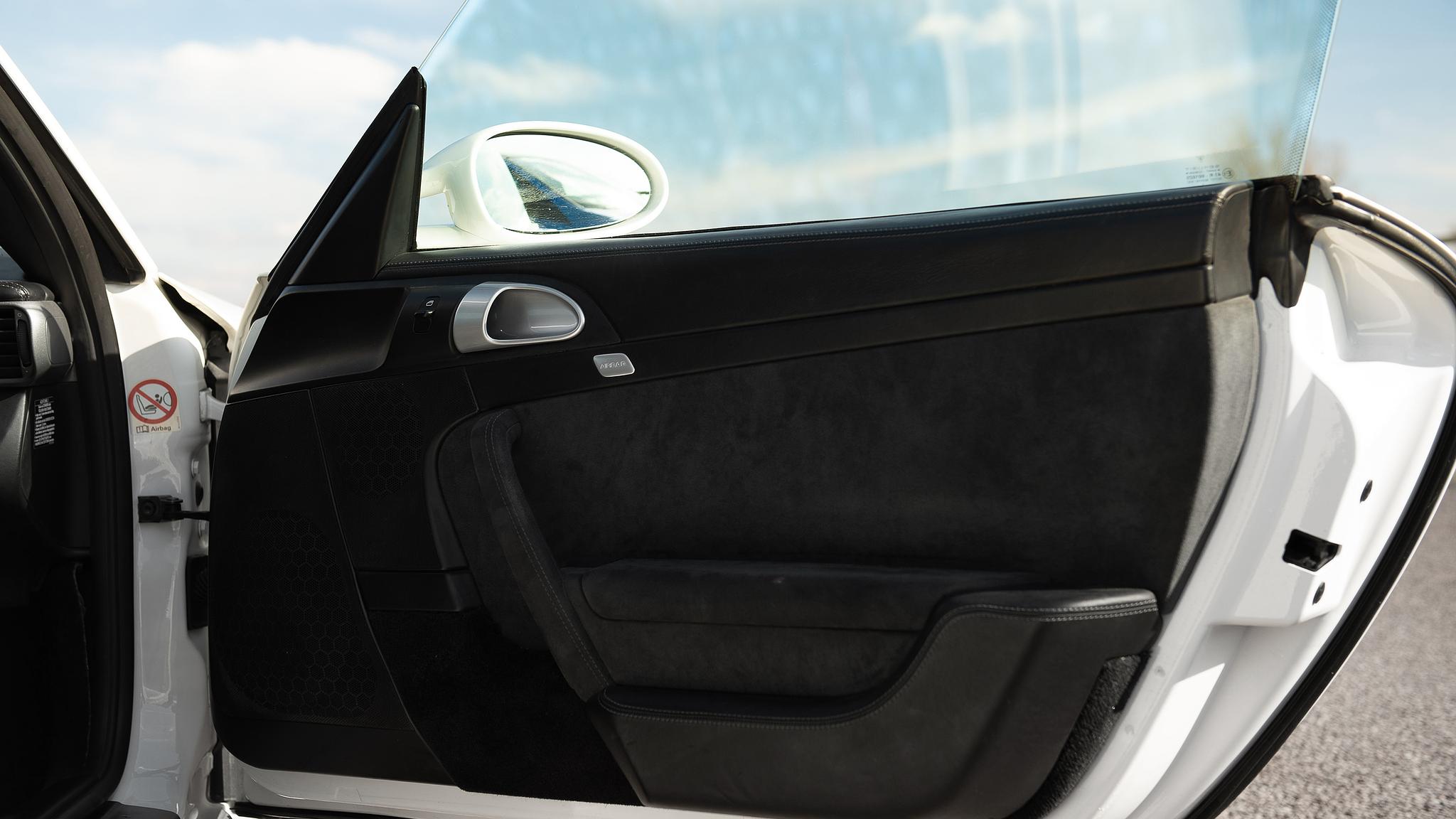 Interior image of 2007 Porsche 997 GT3 Gen 1  (19)