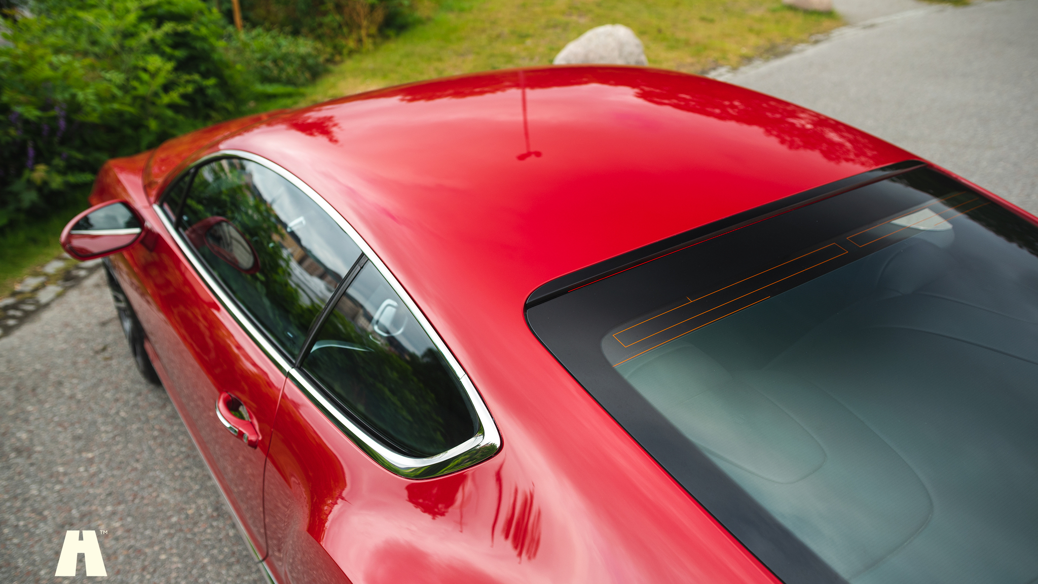 Exterior image of 2013 Bentley Continental GT V8 (16)