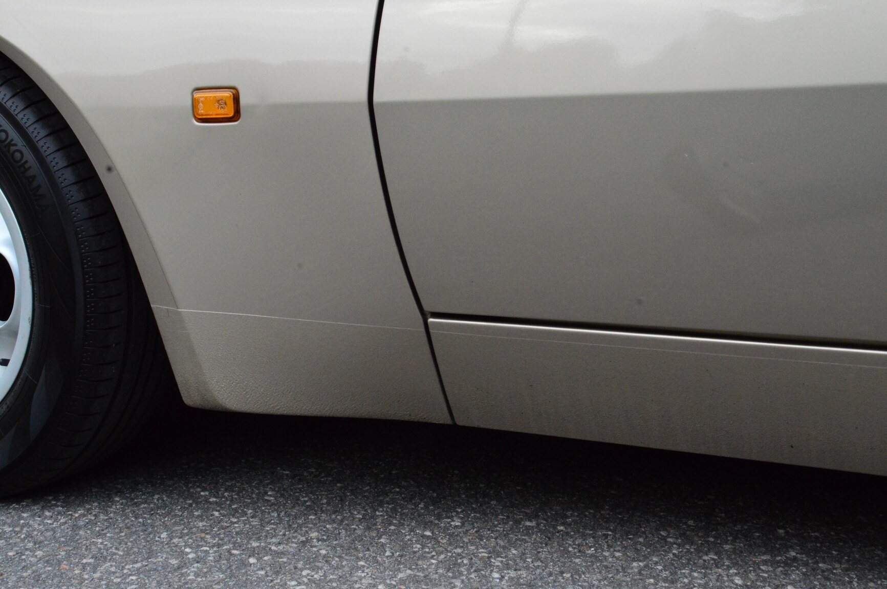 Exterior image of 1986 Porsche 944 Coupé