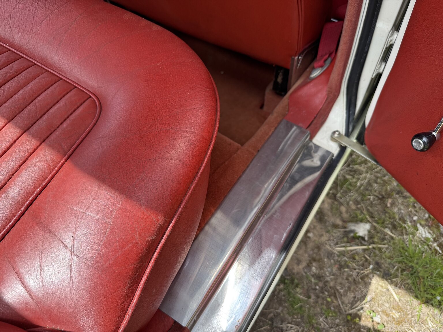 Interior image of 1967 Rover 2000 TC 2.0 OHC