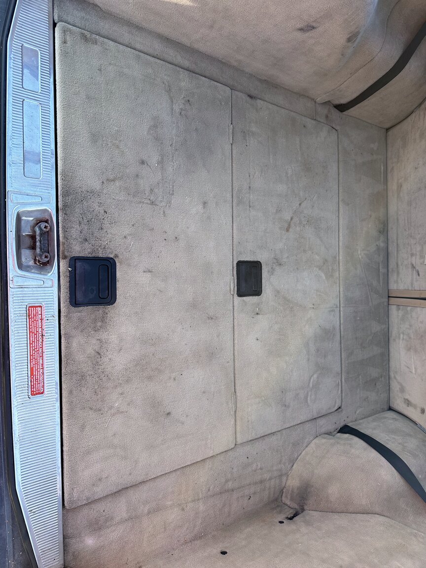 Interior image of 1992 Mercedes-Benz 300 TE-24