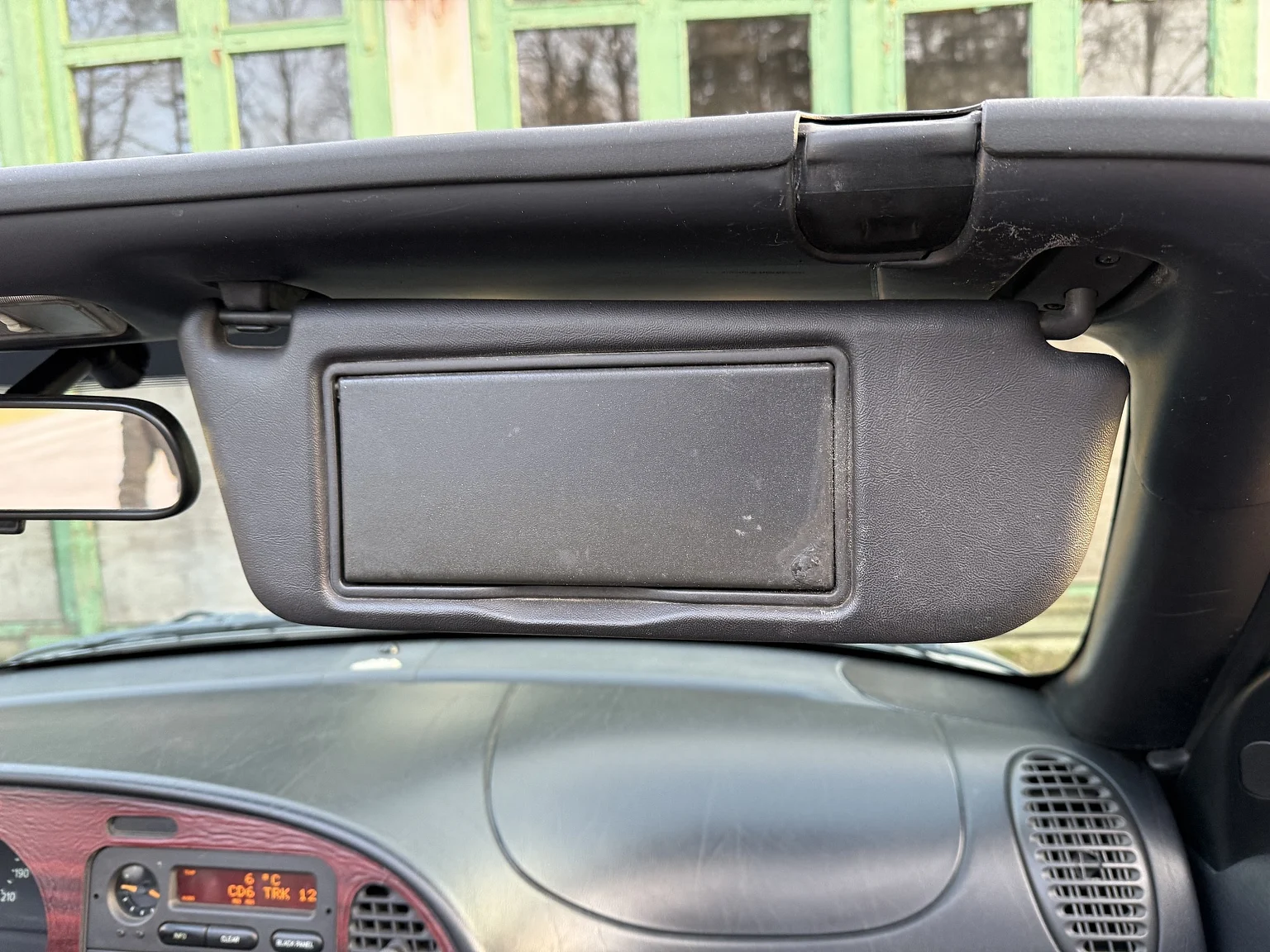 Innenraumfoto von 1996 SAAB 900 Turbo Convertible (43)