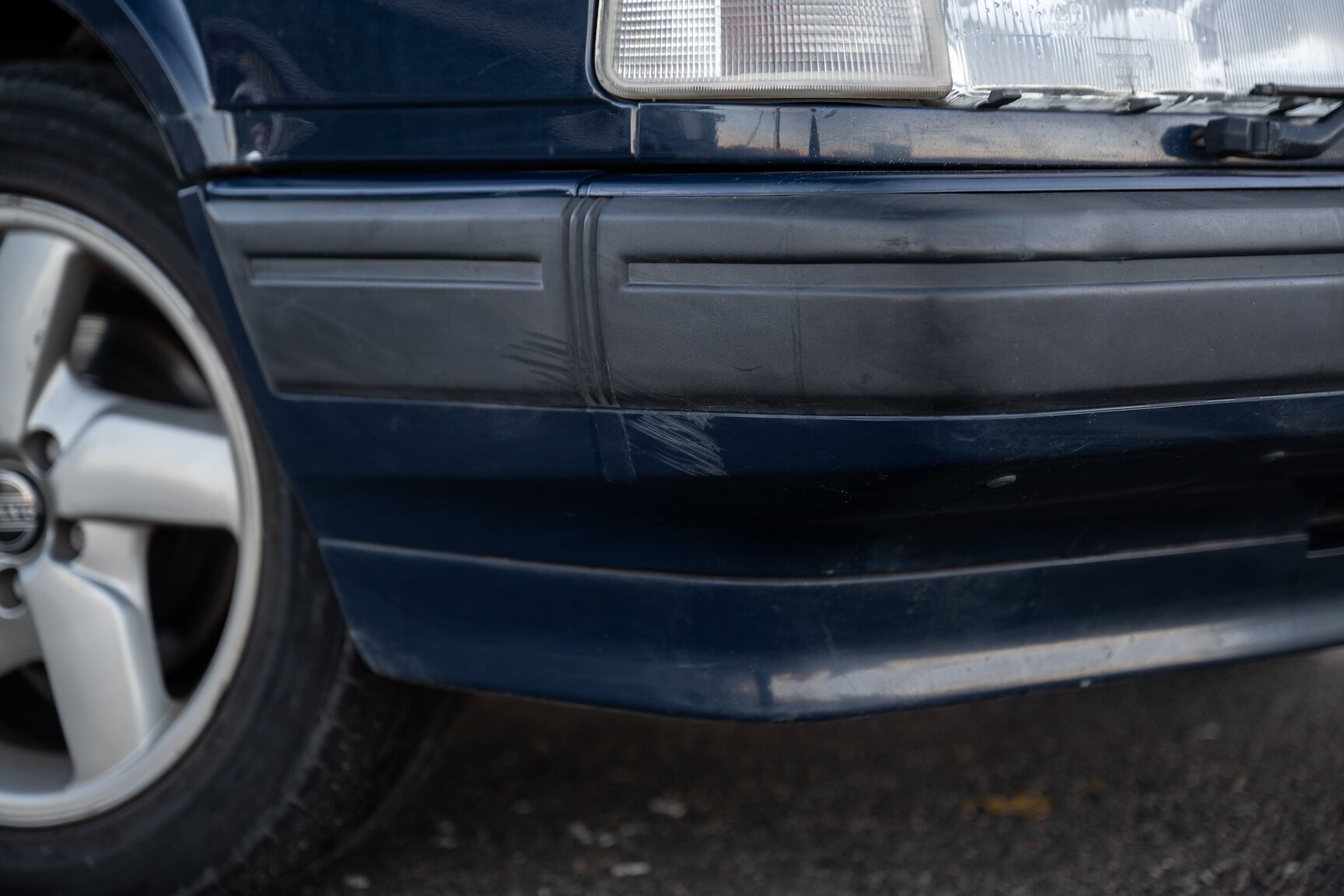 Exterior image of 1998 Volvo 940 Turbo