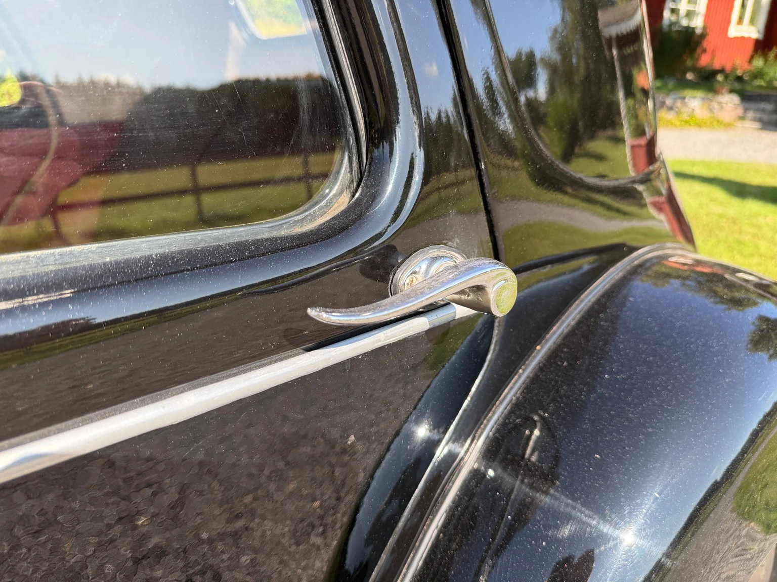 Exterior image of 1951 Citroën CV 11  Sedan  (25)