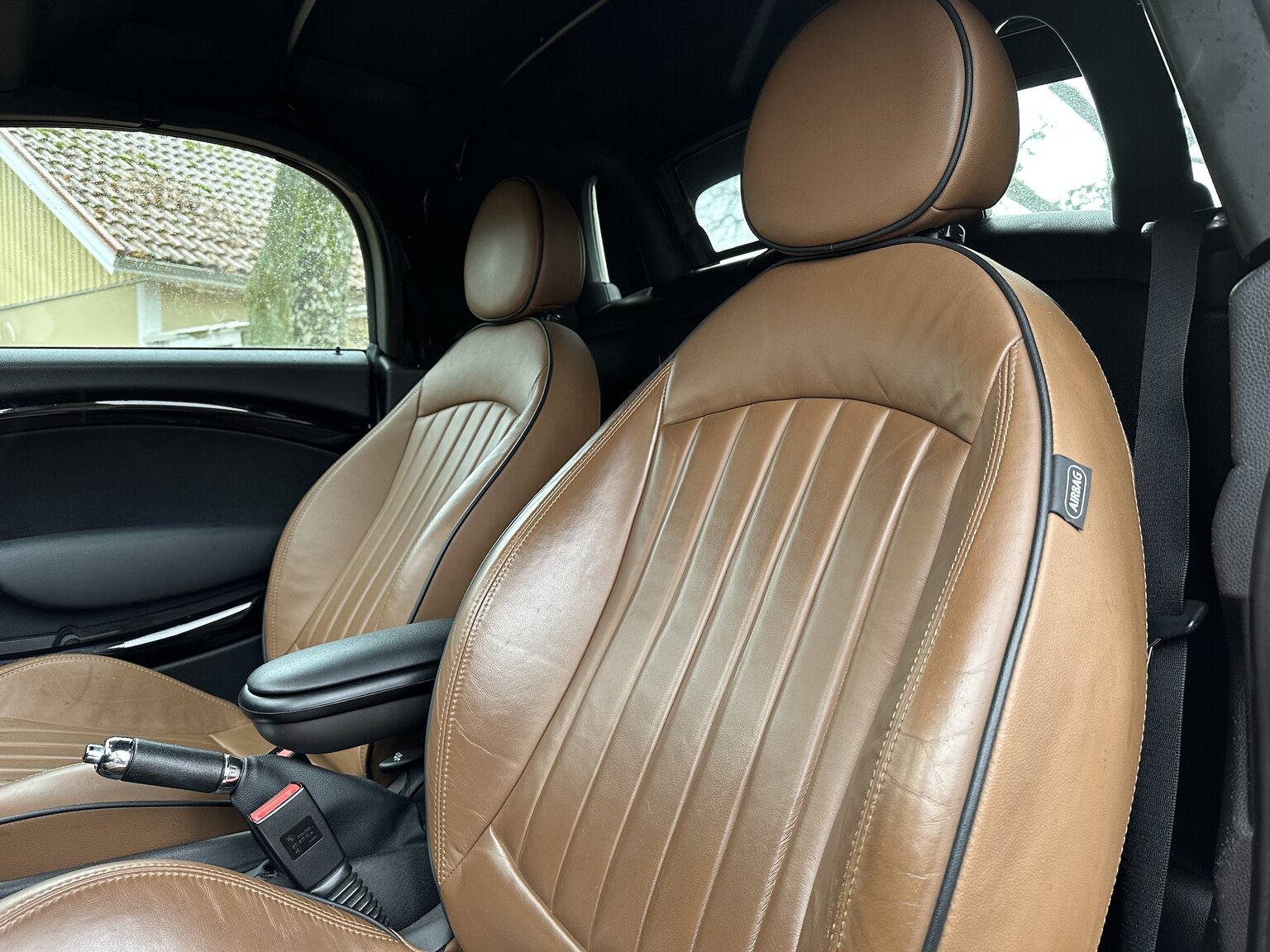 Innenraumfoto von 2012 Mini Cooper SD Roadster (3)