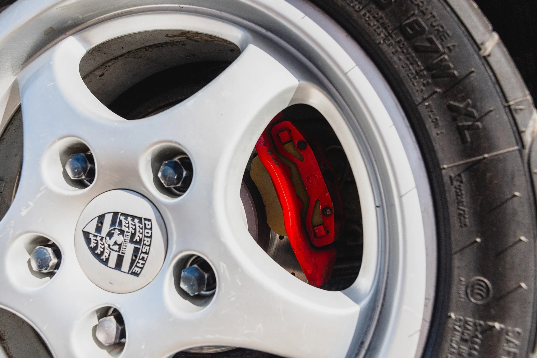 Image of 1982 Porsche 944 Trackday mechanics (12)