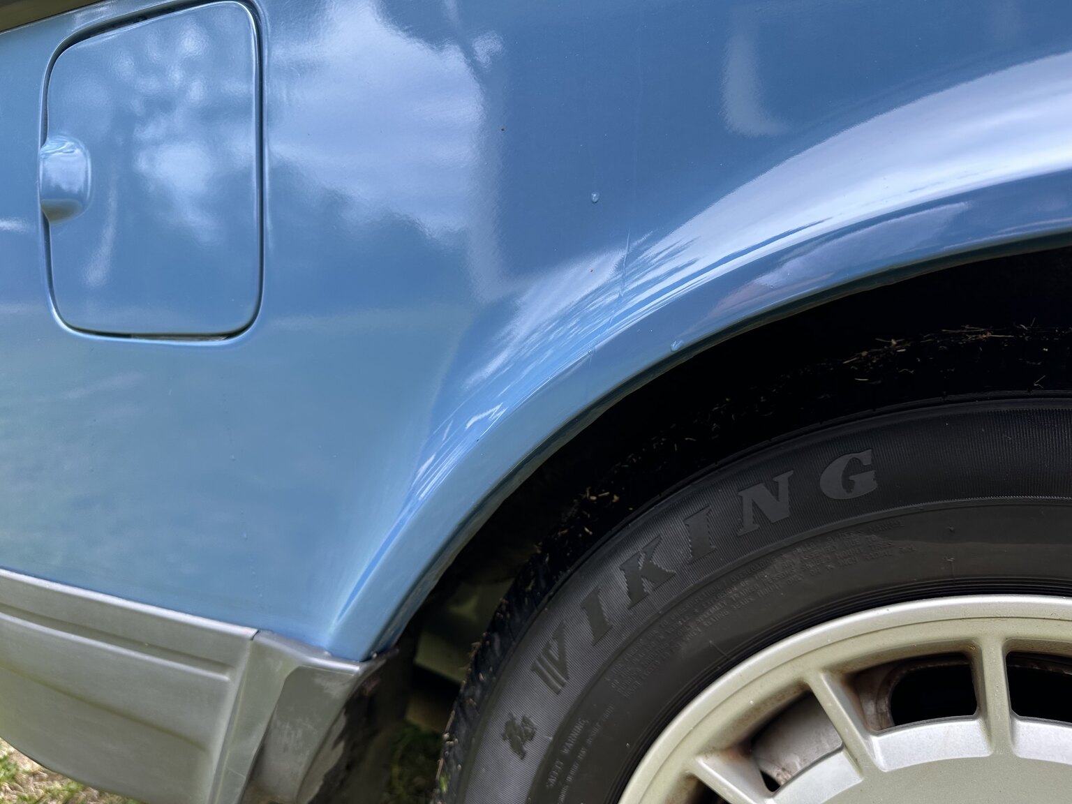 Exterior image of 1986 Volvo 244