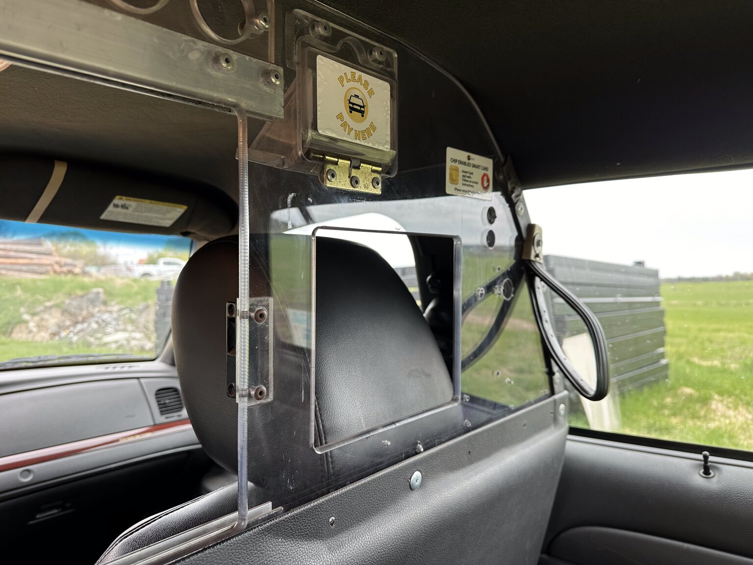 Innenraumfoto von 2011 Ford Crown Victoria New York Cab (26)
