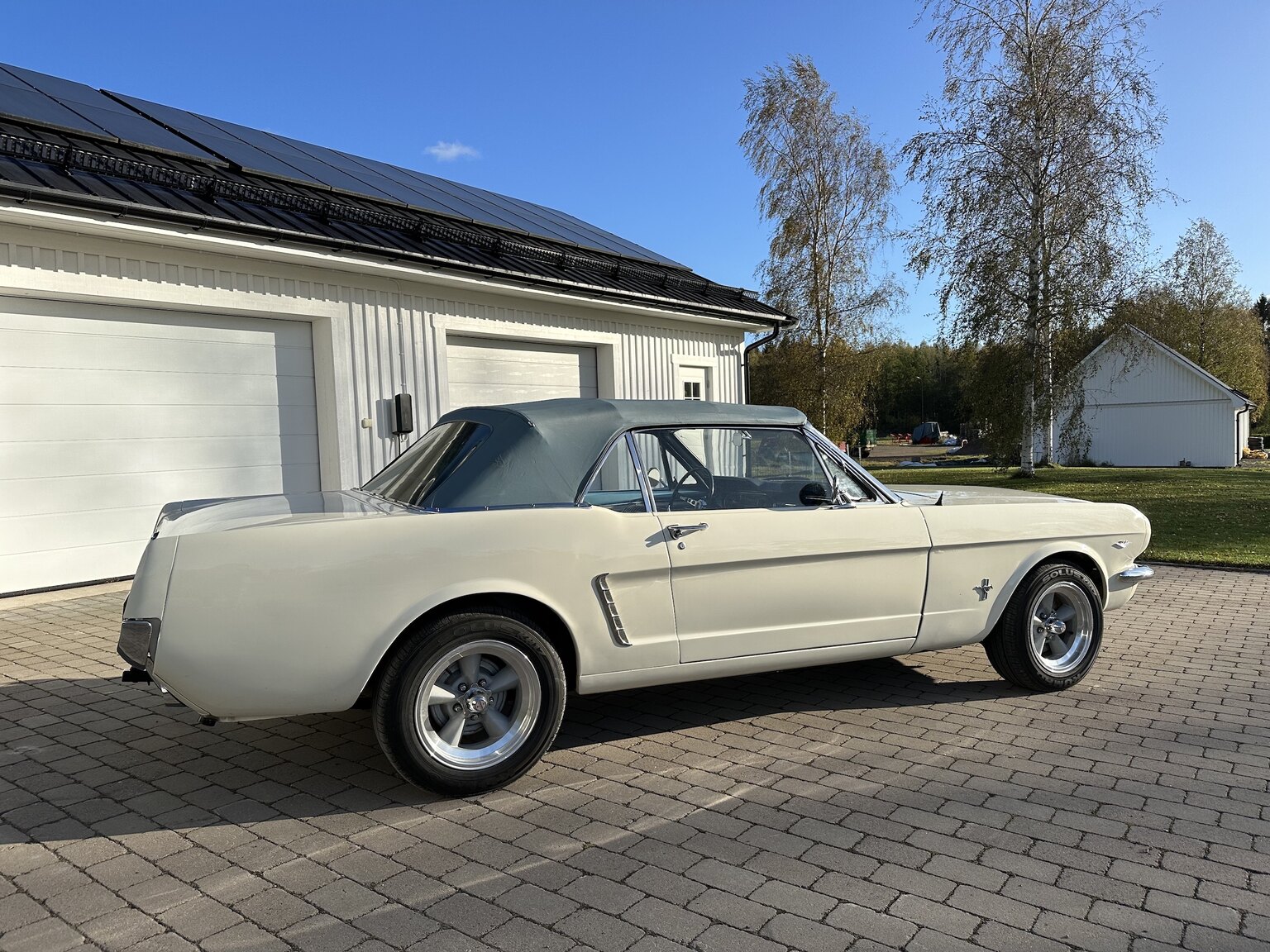 Exteriörbild på 1966 Ford Mustang Convertible