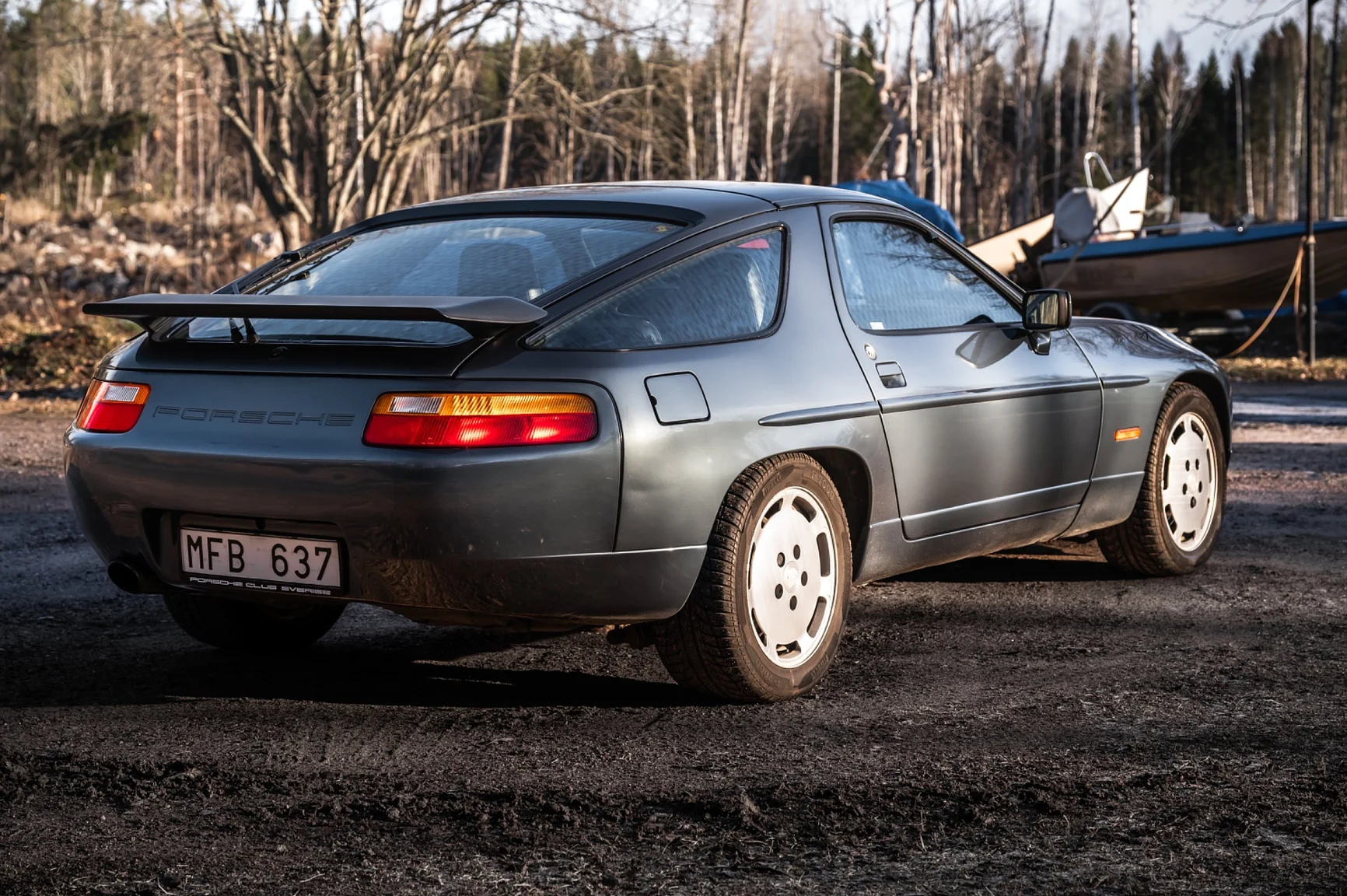 Aussenfoto 1988 Porsche 928 S4 (7)