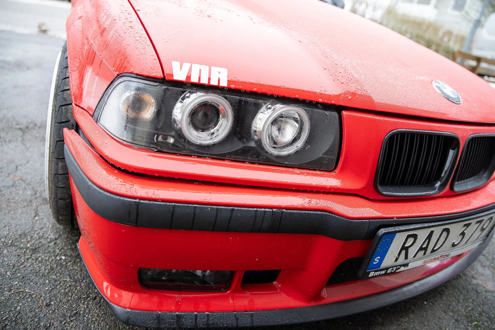 Exterior image of 1992 BMW 325i Turbo (30)