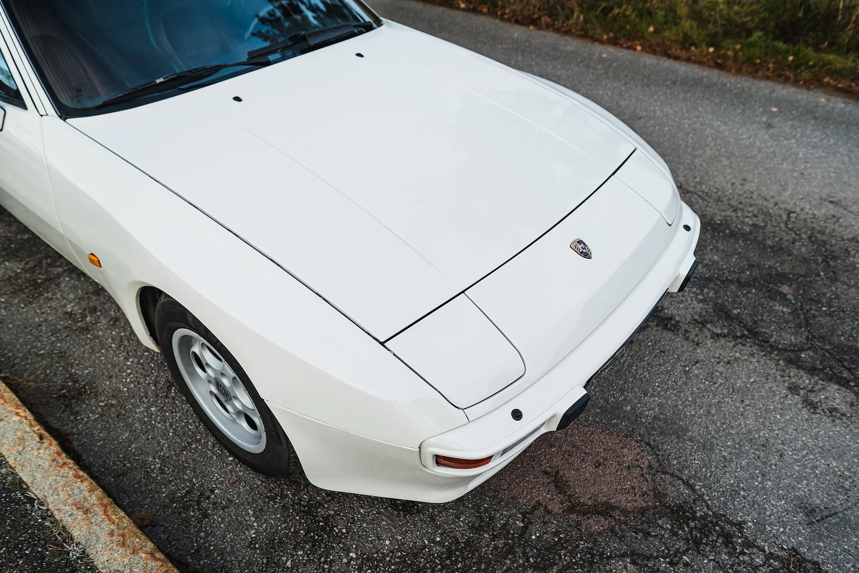 Exterior image of 1986 Porsche 944R (14)