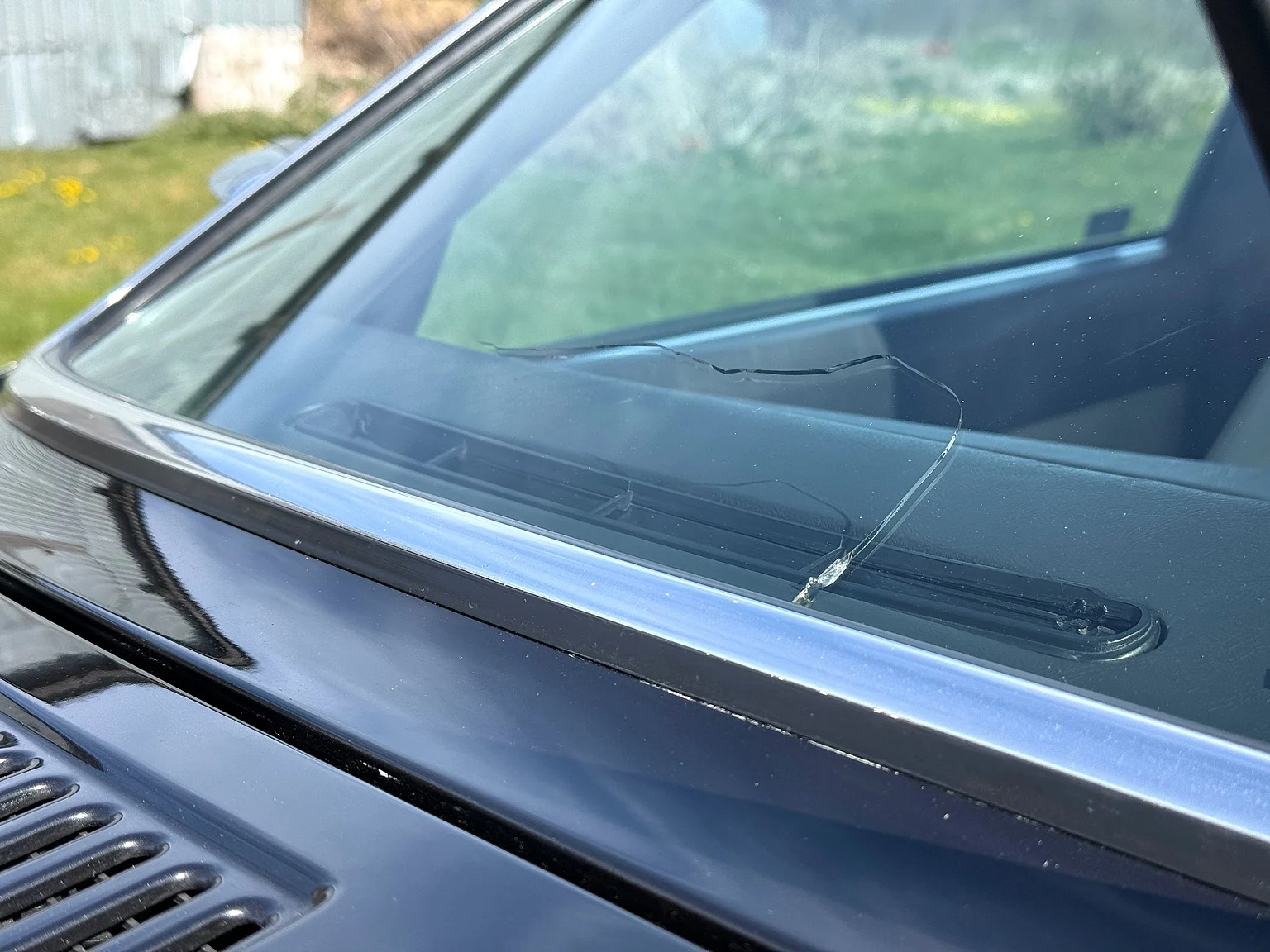 Exterior image of 1985 BMW 635 CSiA (E24) (36)