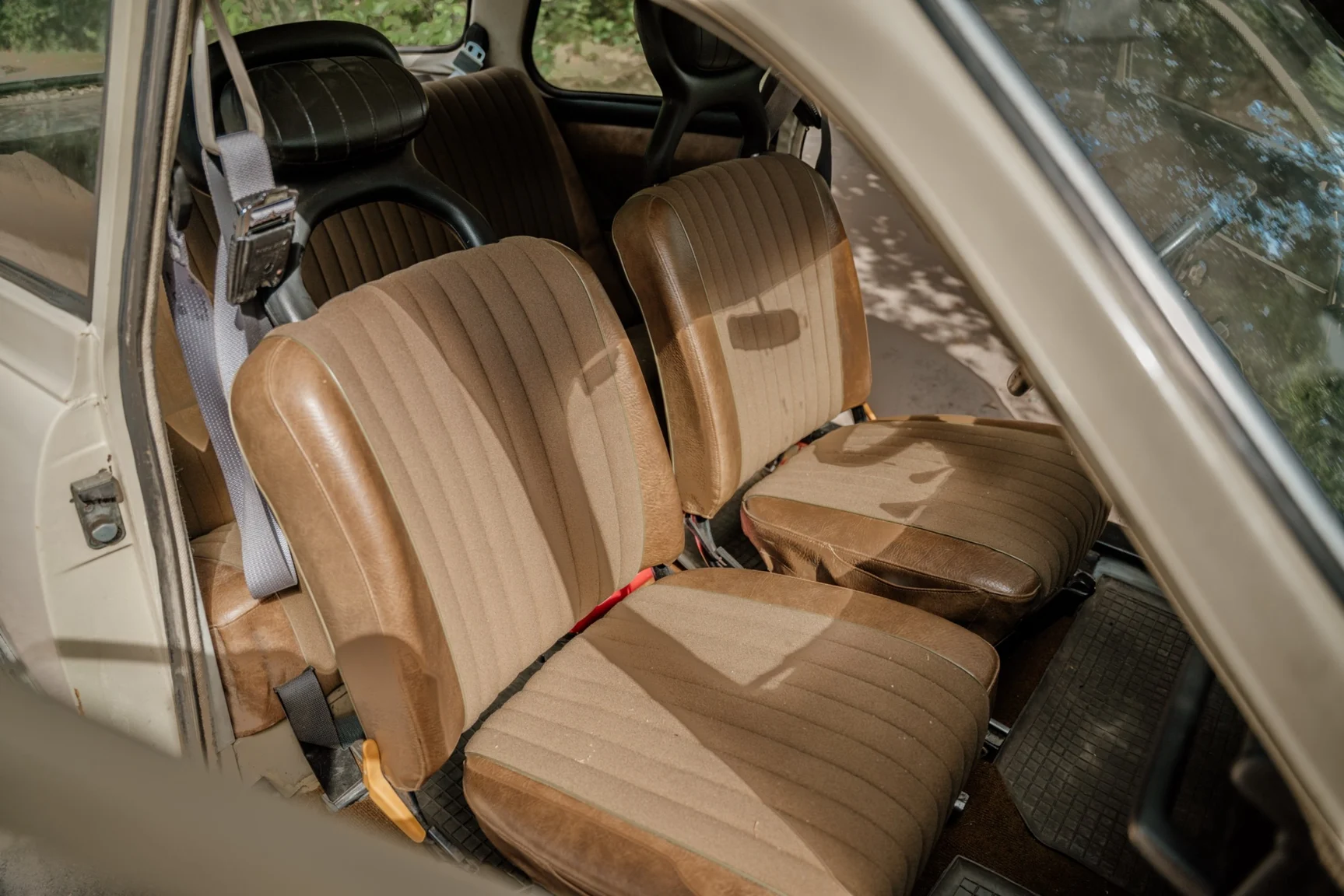 Interior image of 1971 Saab 96 (6)
