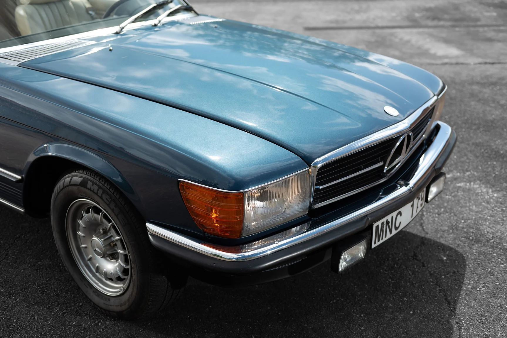 Aussenfoto 1975 Mercedes Benz 350 SL (16)
