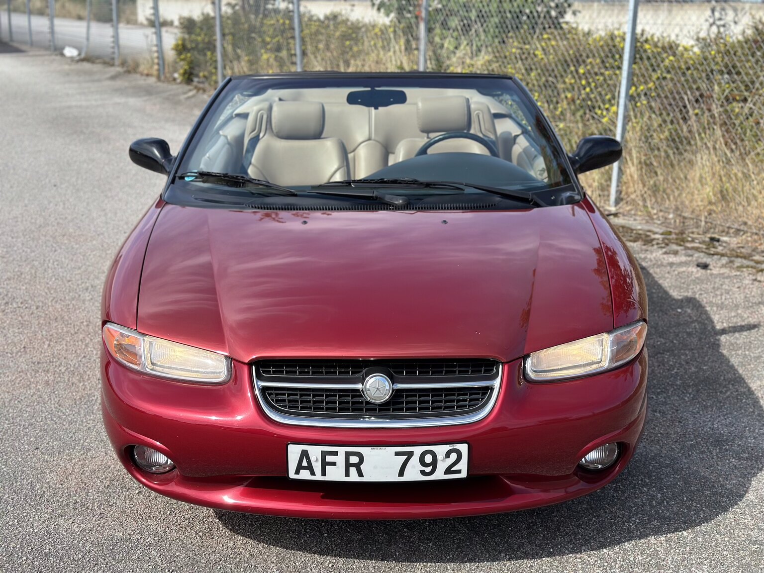 Exteriörbild på 1996 Chrysler Stratus Cabriolet