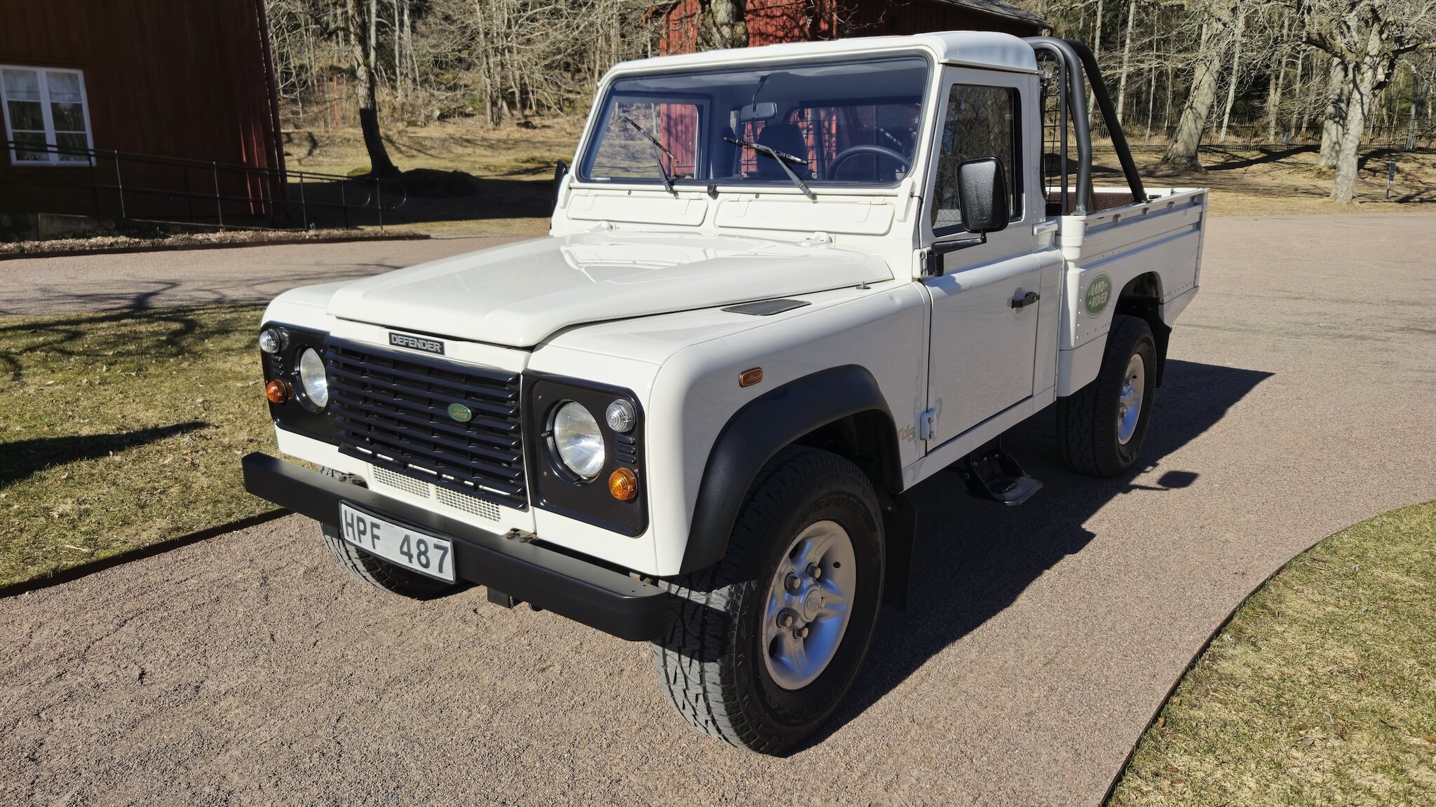 Exterior image of 1999 Land Rover Defender Single Cab Pickup