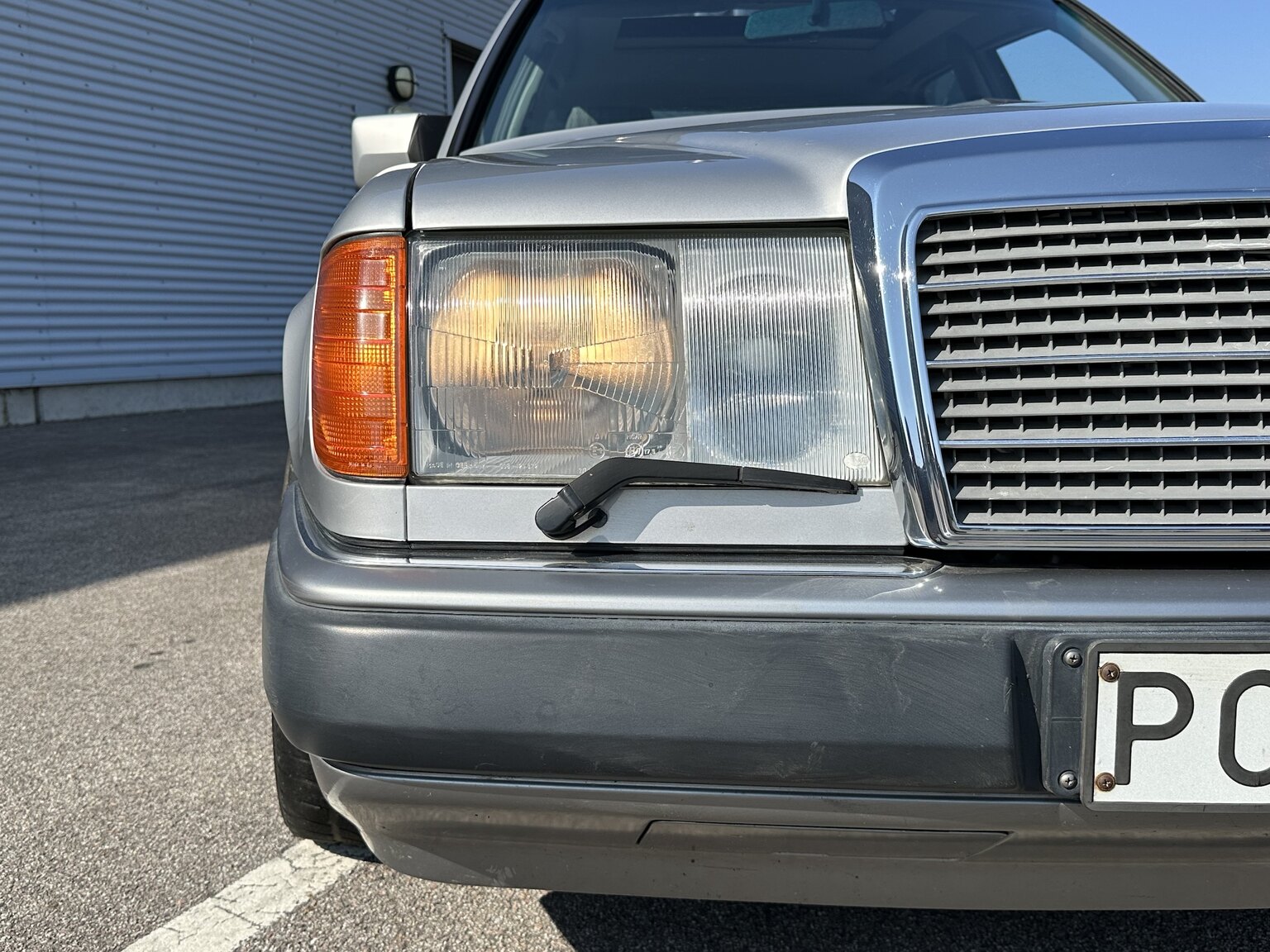 Exterior image of 1992 Mercedes-Benz 250D
