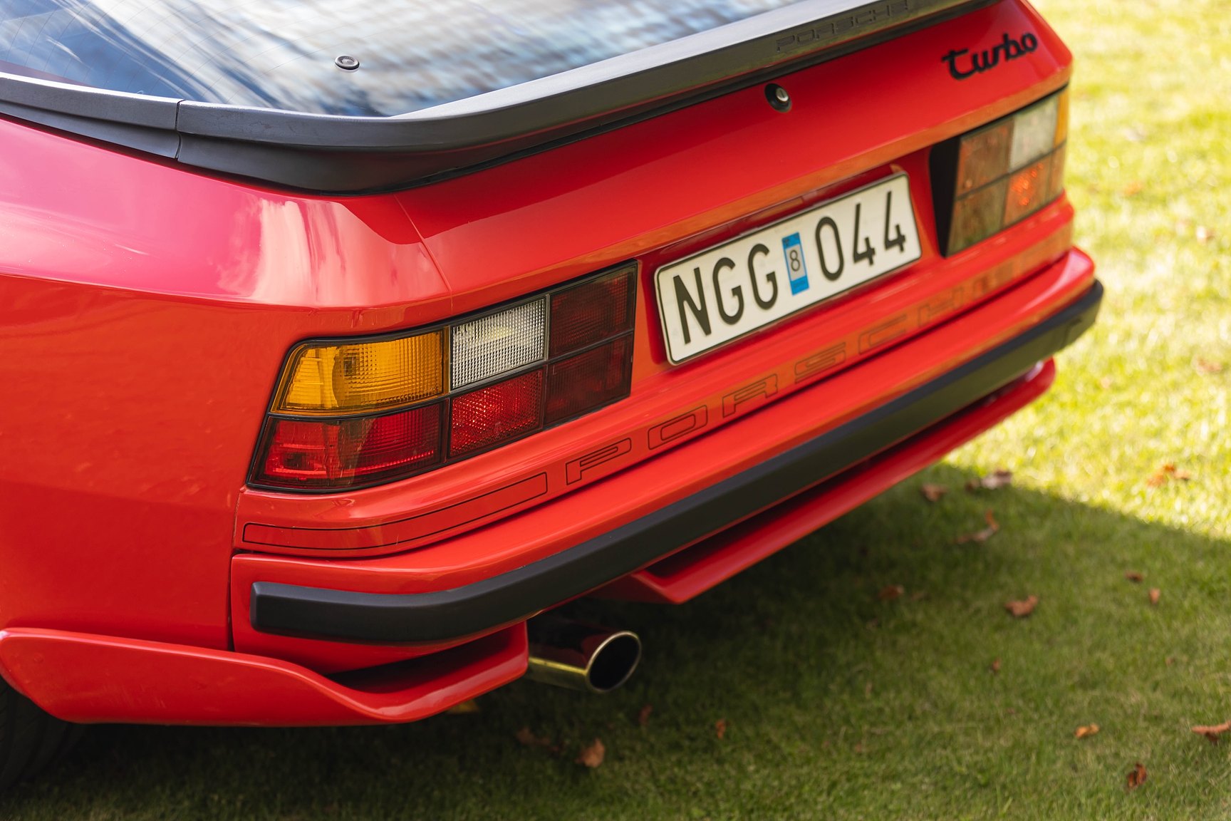 Exteriörbild på 1988 Porsche 944 Turbo