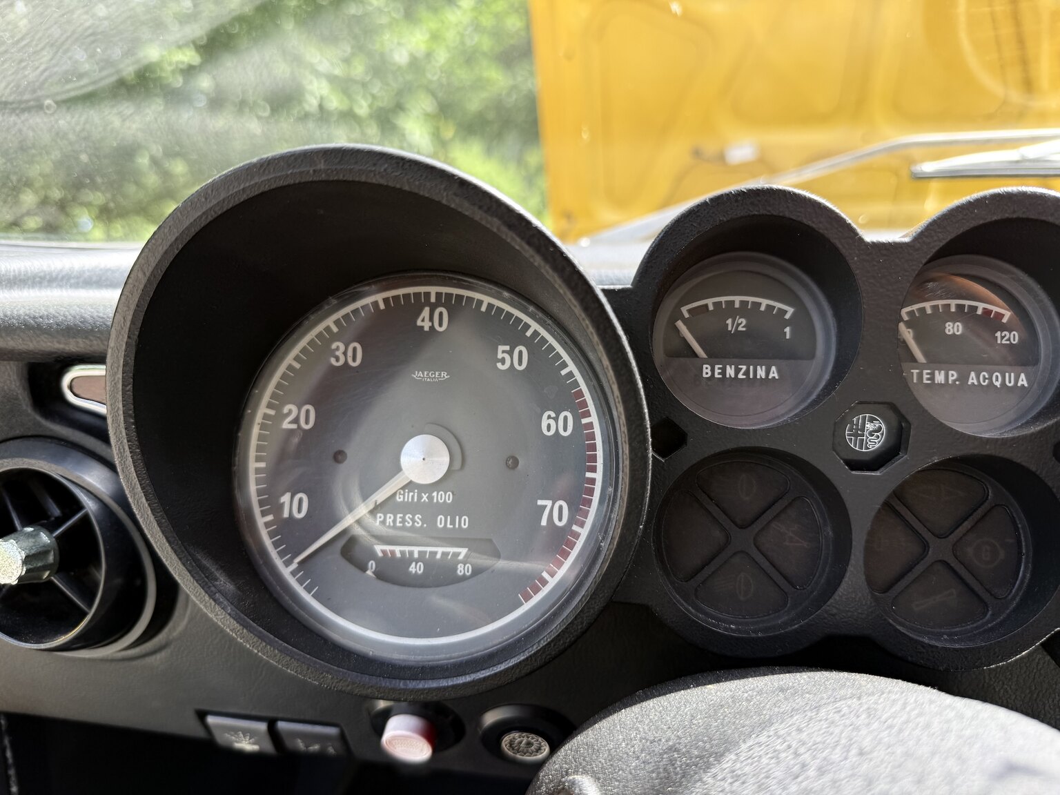 Interior image of 1974 Alfa Romeo GT 1600 Junior