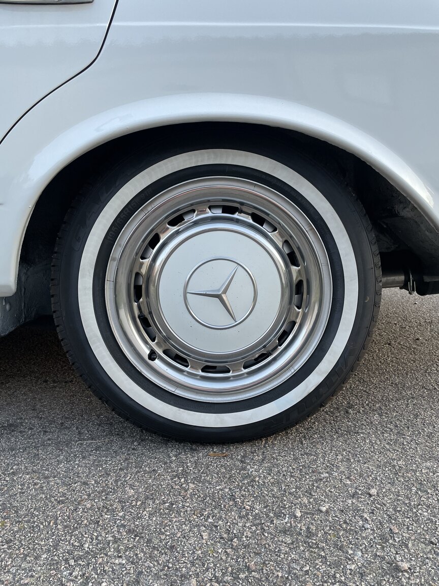 Exteriörbild på 1983 Mercedes-Benz 300 TDT