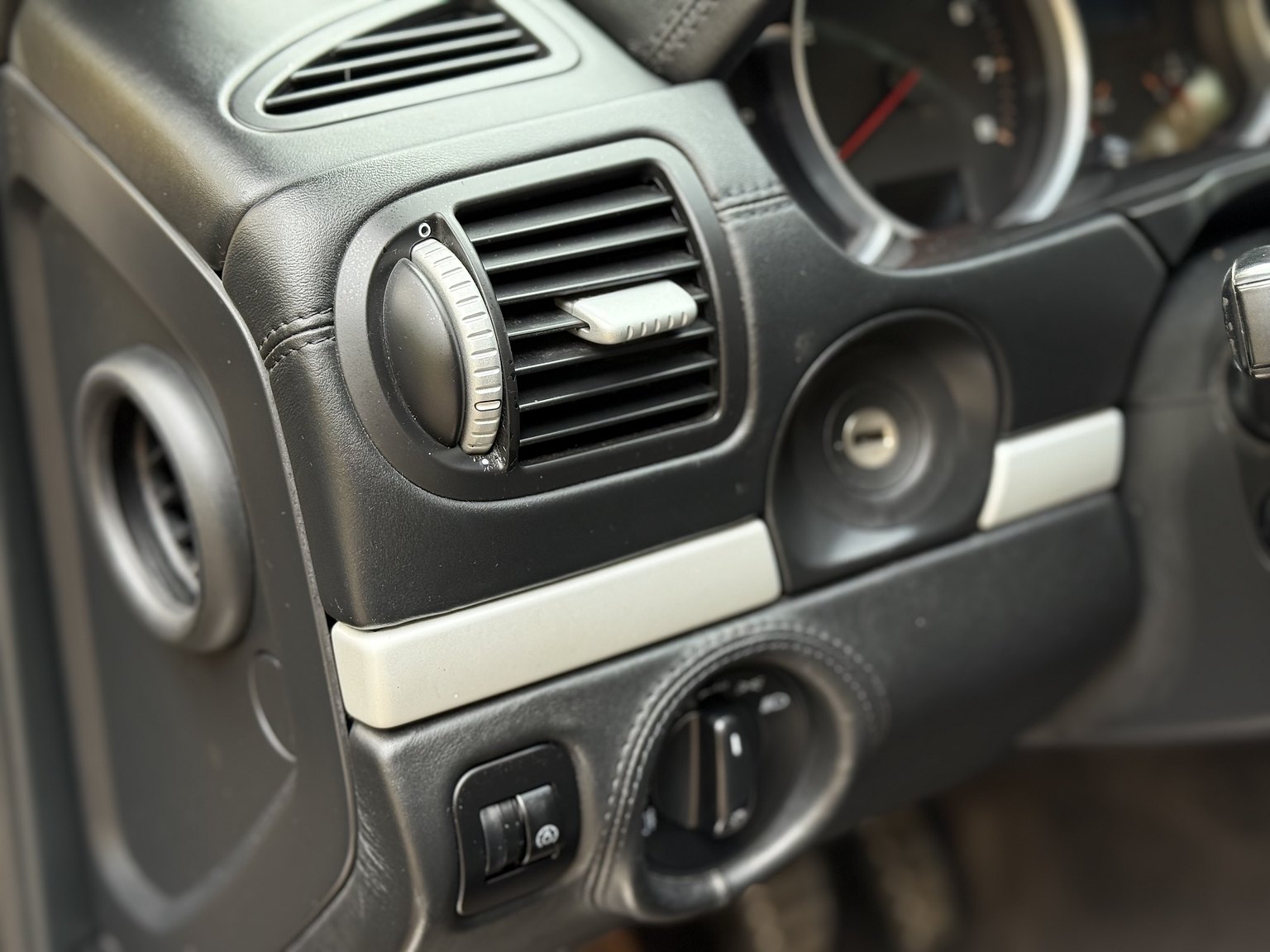 Interior image of 2008 Porsche Cayenne GTS 6-växlad Manuell