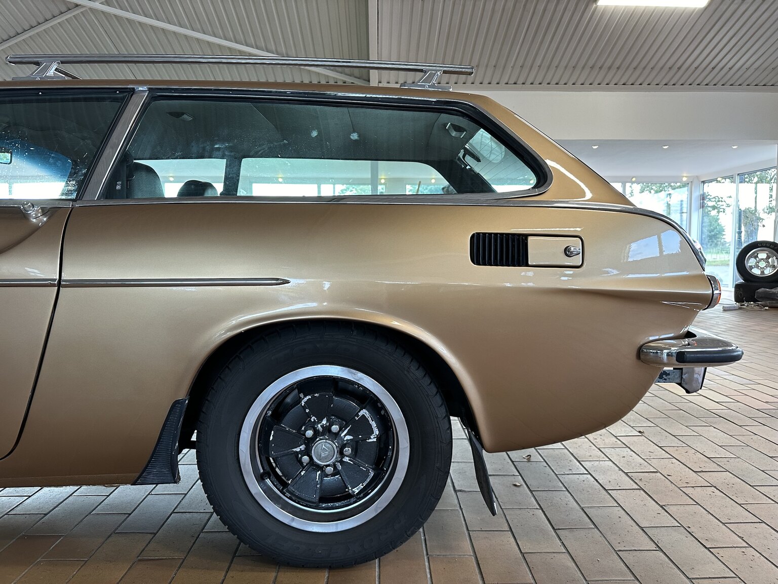 Exterior image of 1973 Volvo 1800 ES (39)