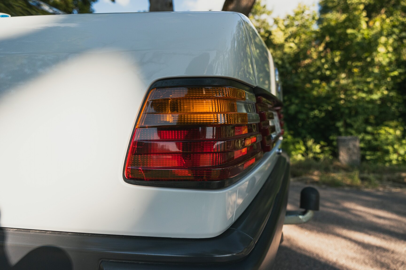 Exteriörbild på 1987 Mercedes-Benz 230E