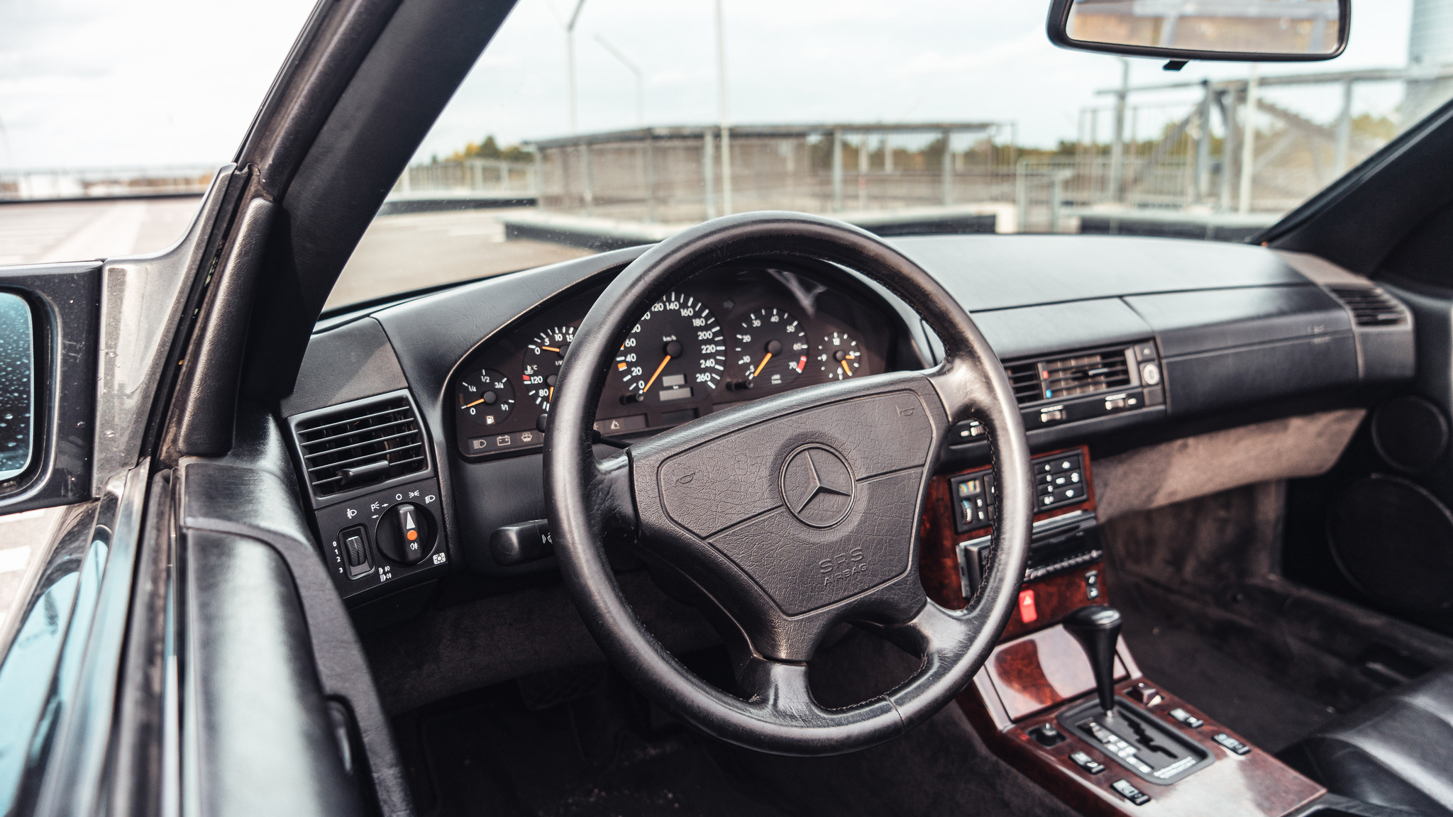 Interior image of 1994 Mercedes SL320 (R129)  (1)
