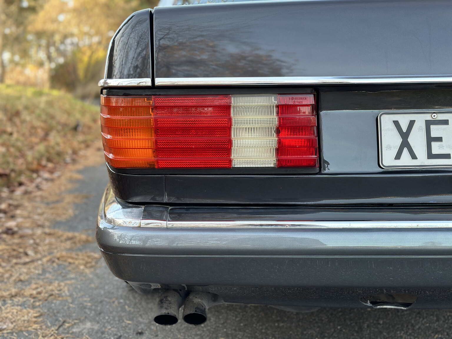 Exteriörbild på 1988 Mercedes 560 SEC