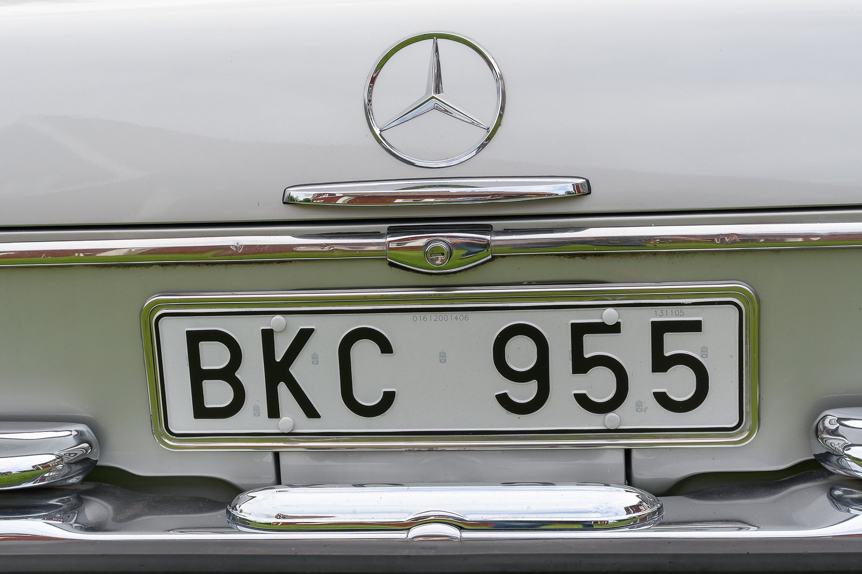 Exterior image of 1969 Mercedes-Benz 300 SEL