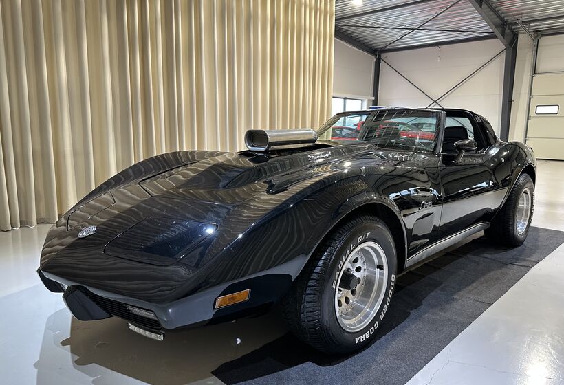 1975 Chevrolet Corvette Stingray  EDJ210