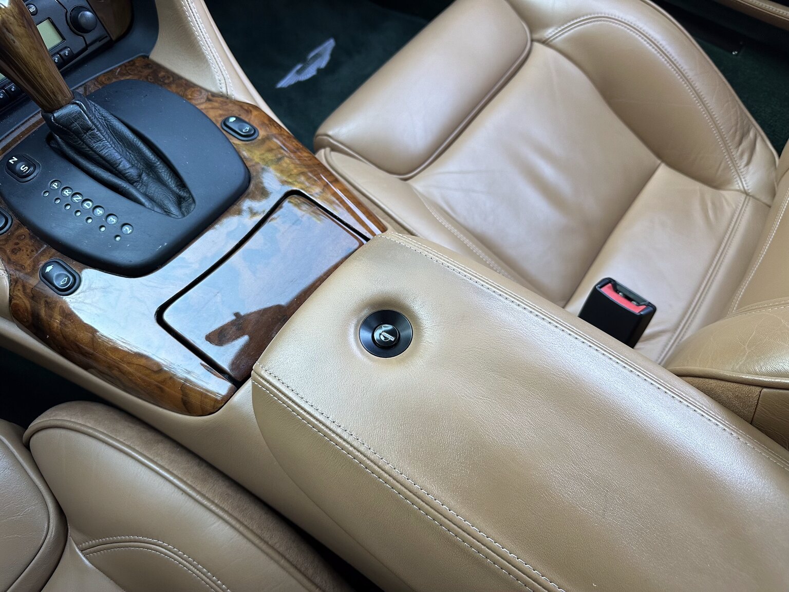 Interiörbild 2003 Aston Martin DB7