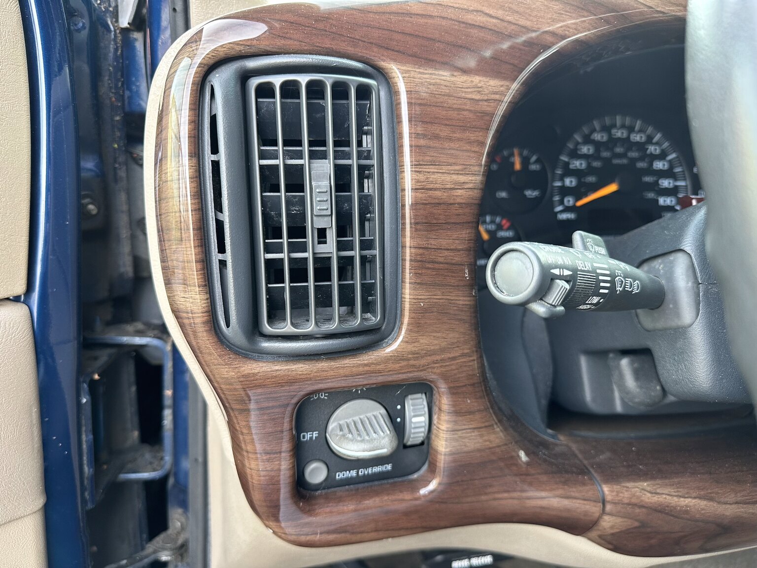 Interiörbild 2000 GMC Savana G1500 Conversion Van
