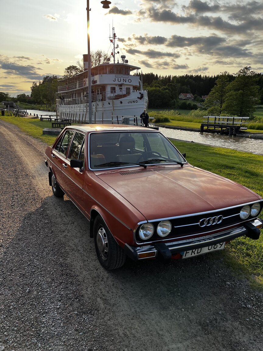 Exterior image of 1976 Audi 80 GL B1  (11)