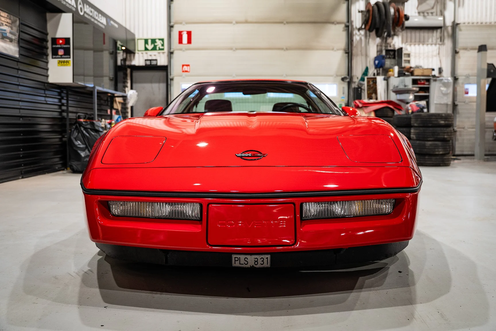 Exterior image of 1990 Chevrolet Corvette ZR-1 (22)