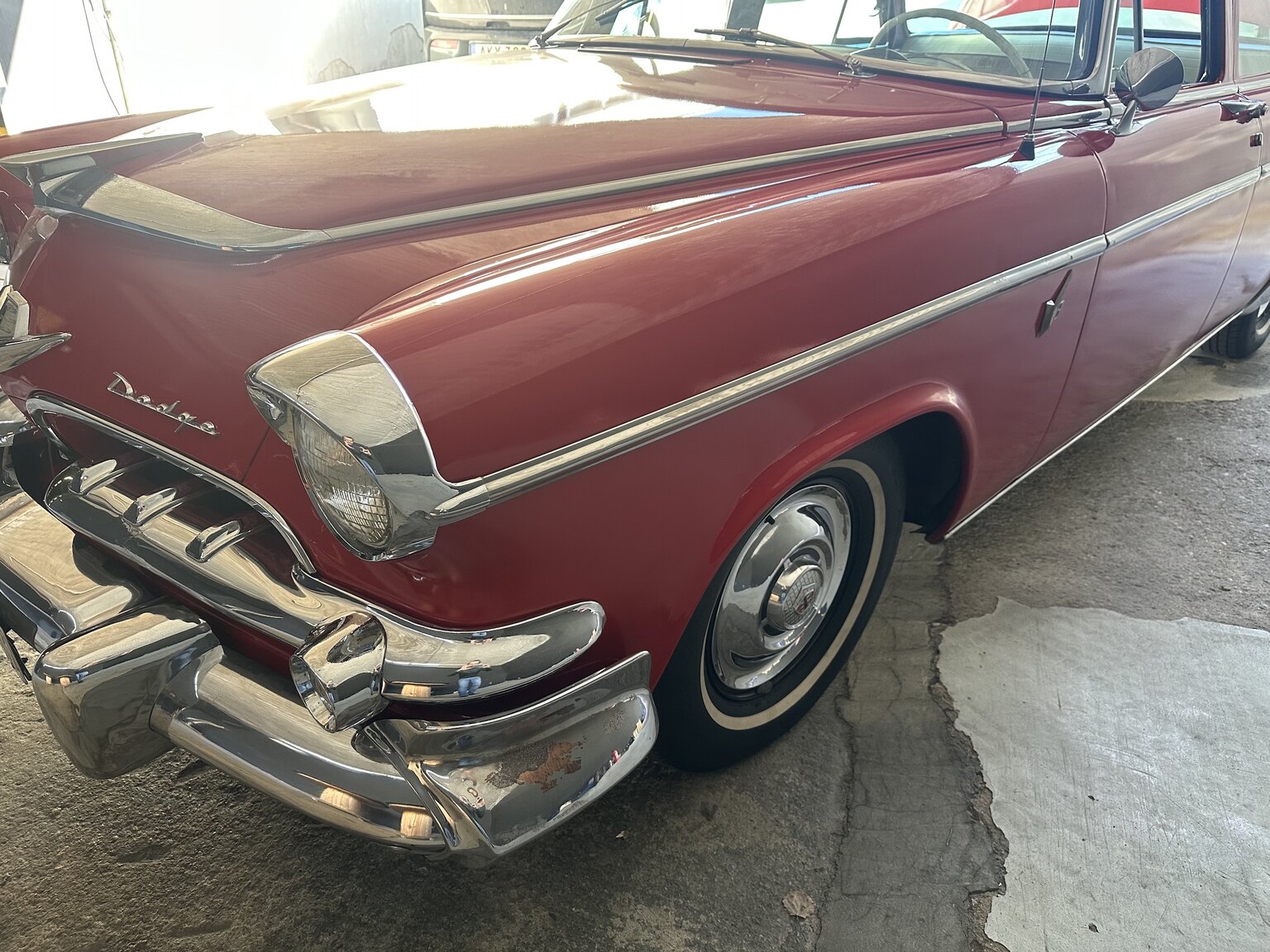 Exteriörbild på 1955 Dodge Custom Royal Sedan HEMI
